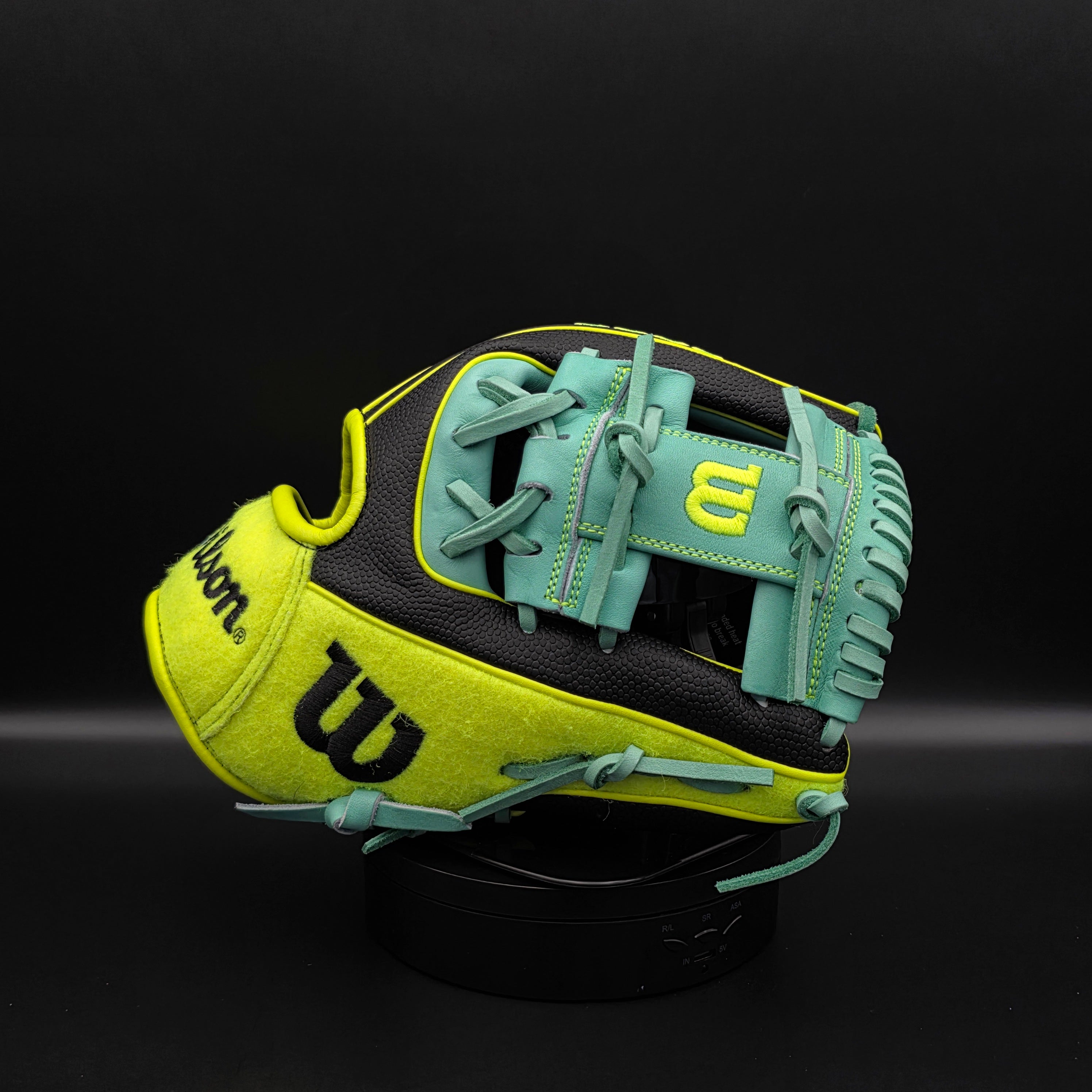 Wilson A2000 1786SS 11.5" Tennis