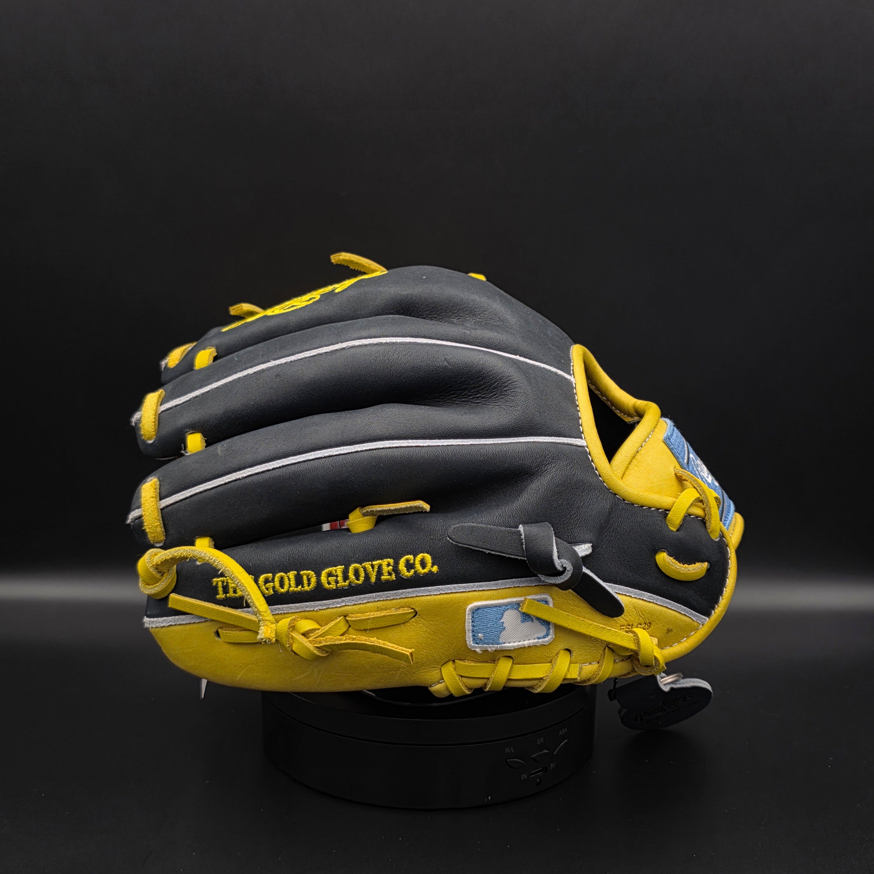 Rawlings 11.5" Heart of the Hide R2G ContoUR Fit RHT
