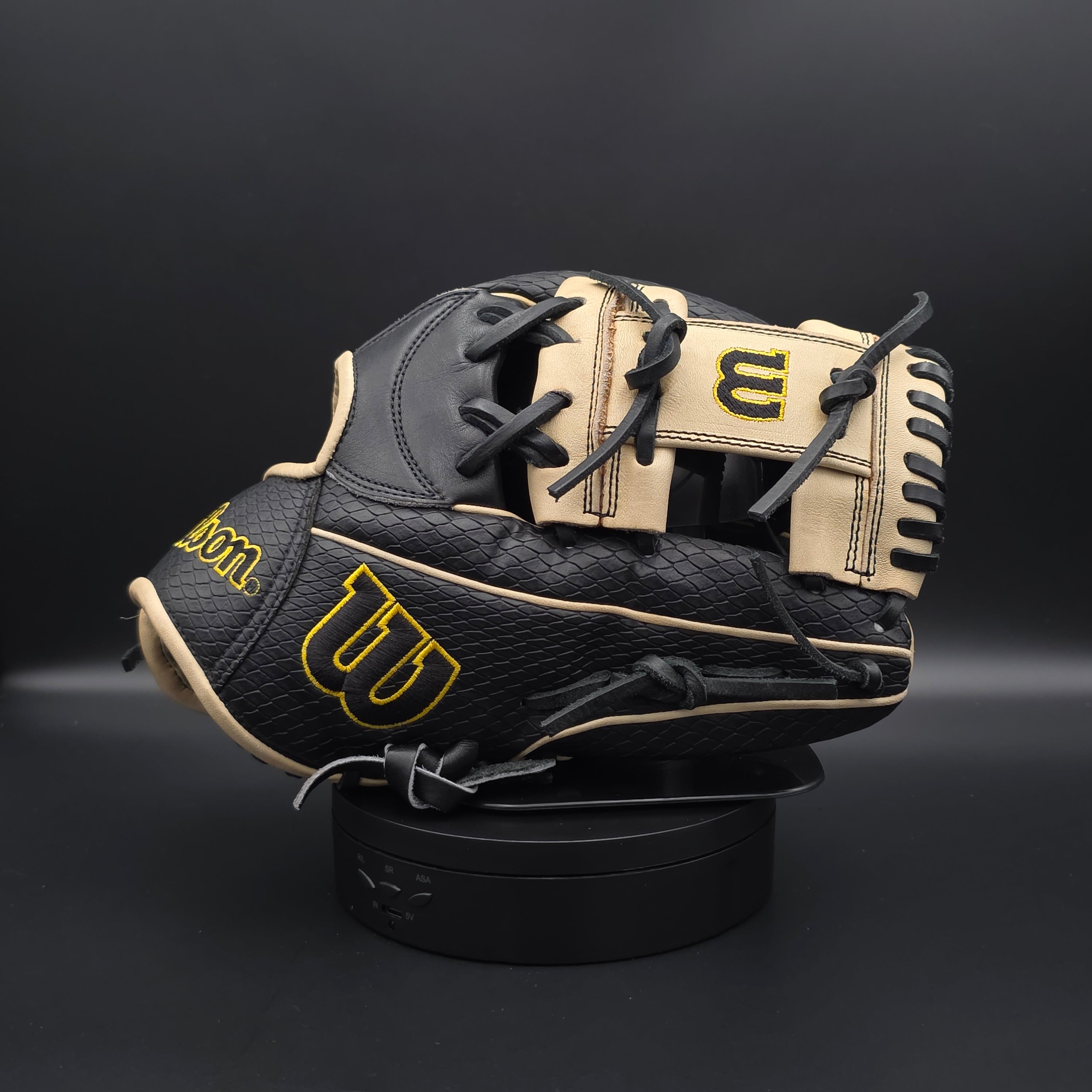 2022 Wilson Ke'Bryan Hayes A2000 KBH13 GM 11.75" Infield Baseball Glove