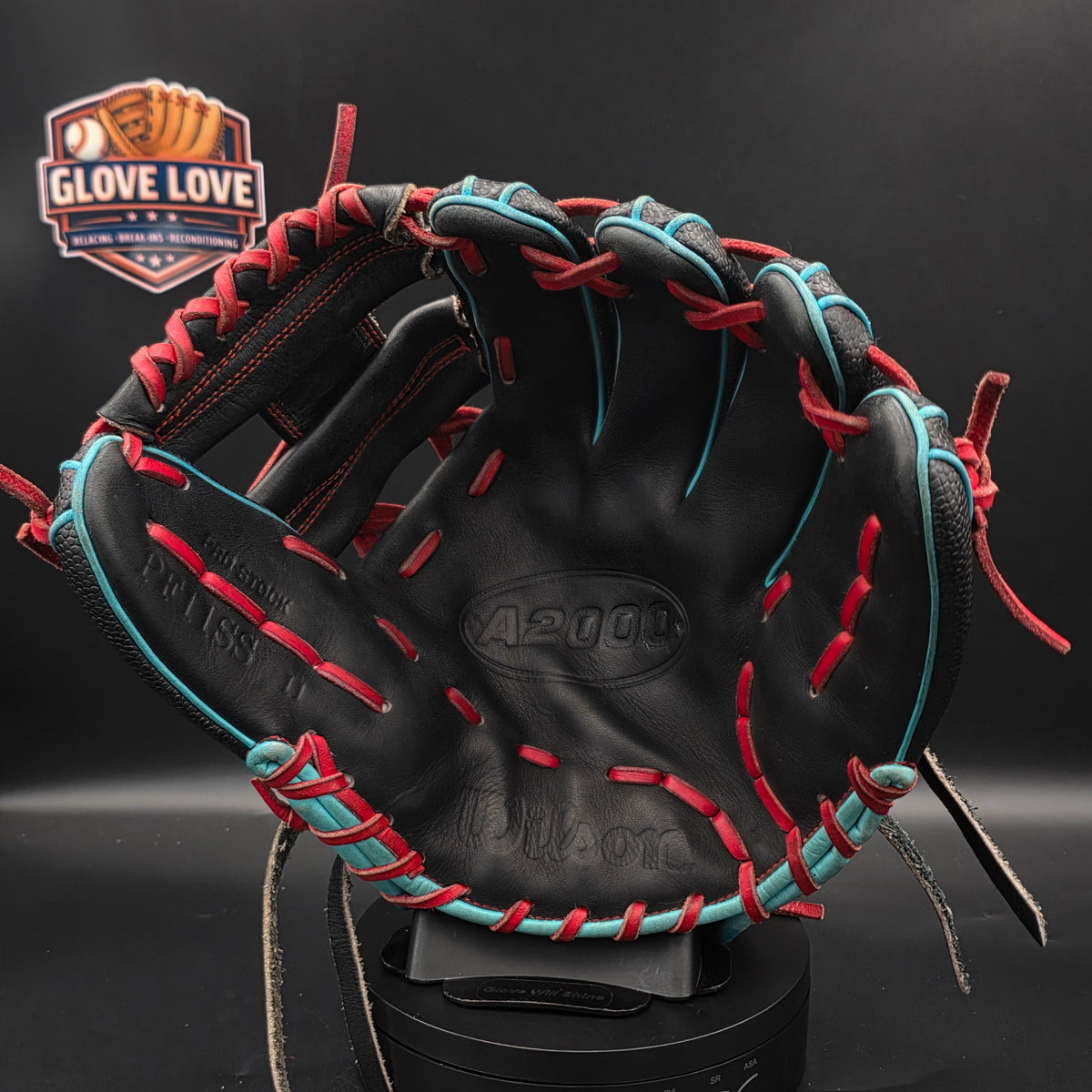 PRE-OWNED  Wilson A2000  11" PF11SS Baseball Glove