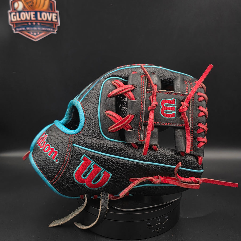 PRE-OWNED  Wilson A2000  11" PF11SS Baseball Glove
