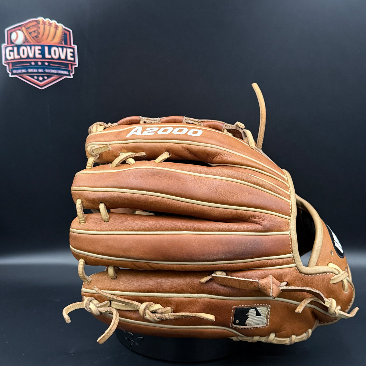 Pre-Owned Wilson A2000 D33 11.75"