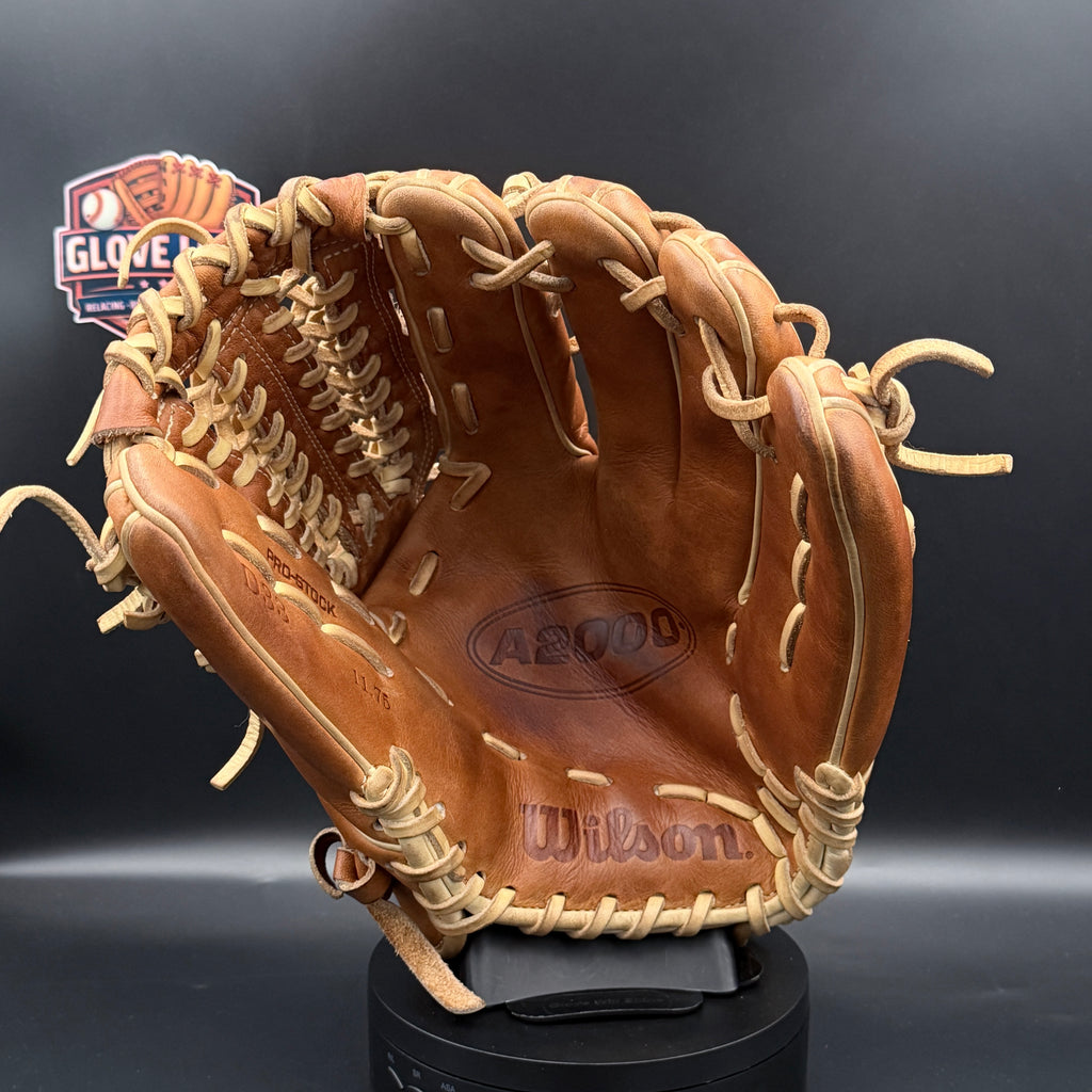 Pre-Owned Wilson A2000 D33 11.75"