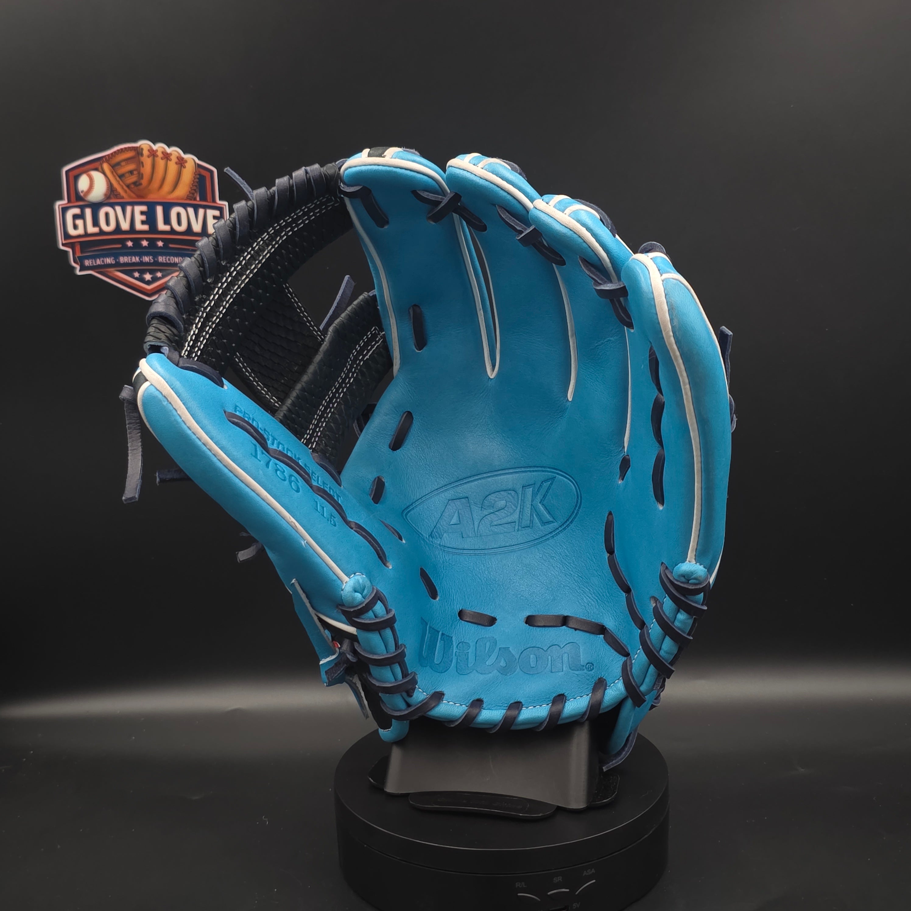Wilson A2K 1786 11.5" Winter Collection Baseball Glove: WBW102686115